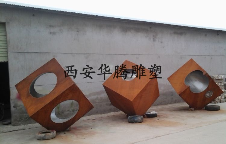 西安碳钢雕塑.jpg